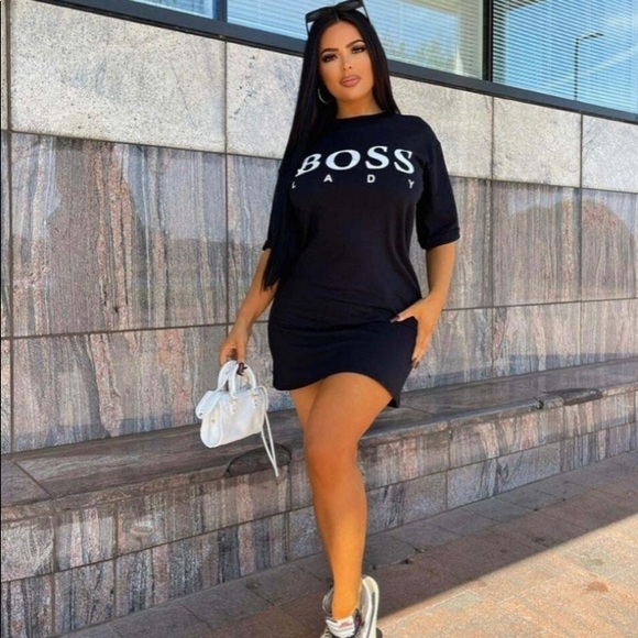 IT’S HERE!!! 🛍 BOSS TSHIRT DRESS - Picture 7 of 10